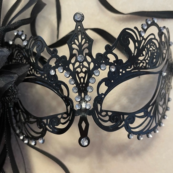 Couple Masquerade Mask . - Picture 4 of 6